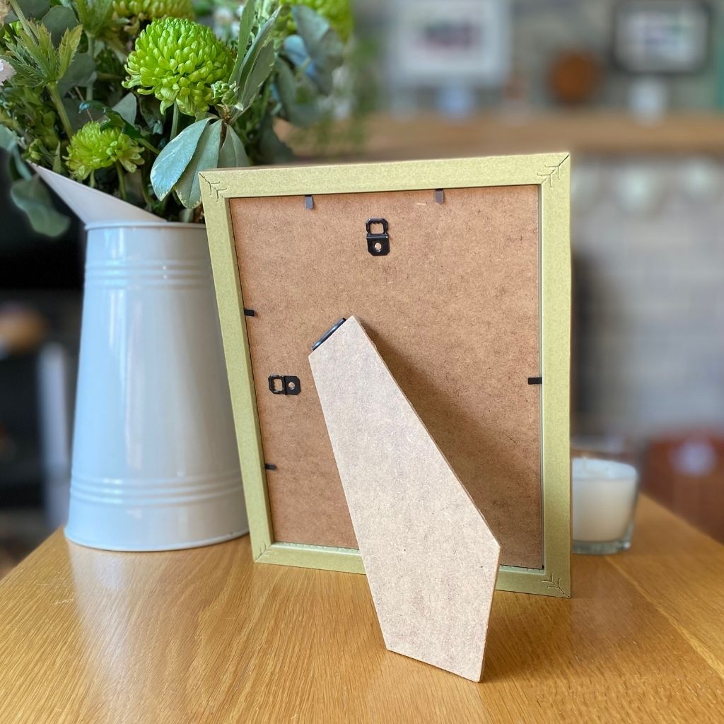 Back of a picture frame, freestanding